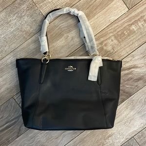 NWOT Coach Shoulder Bag deep navy